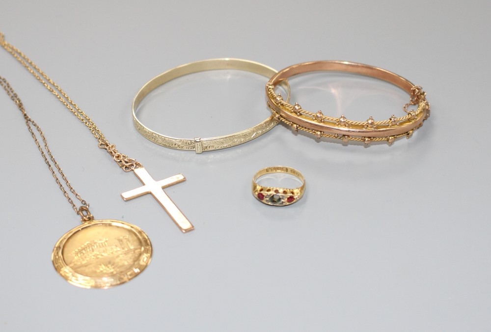A late Victorian 9ct gold bracelet (dented), an 18ct gold three stone ring( stone missing) etc.